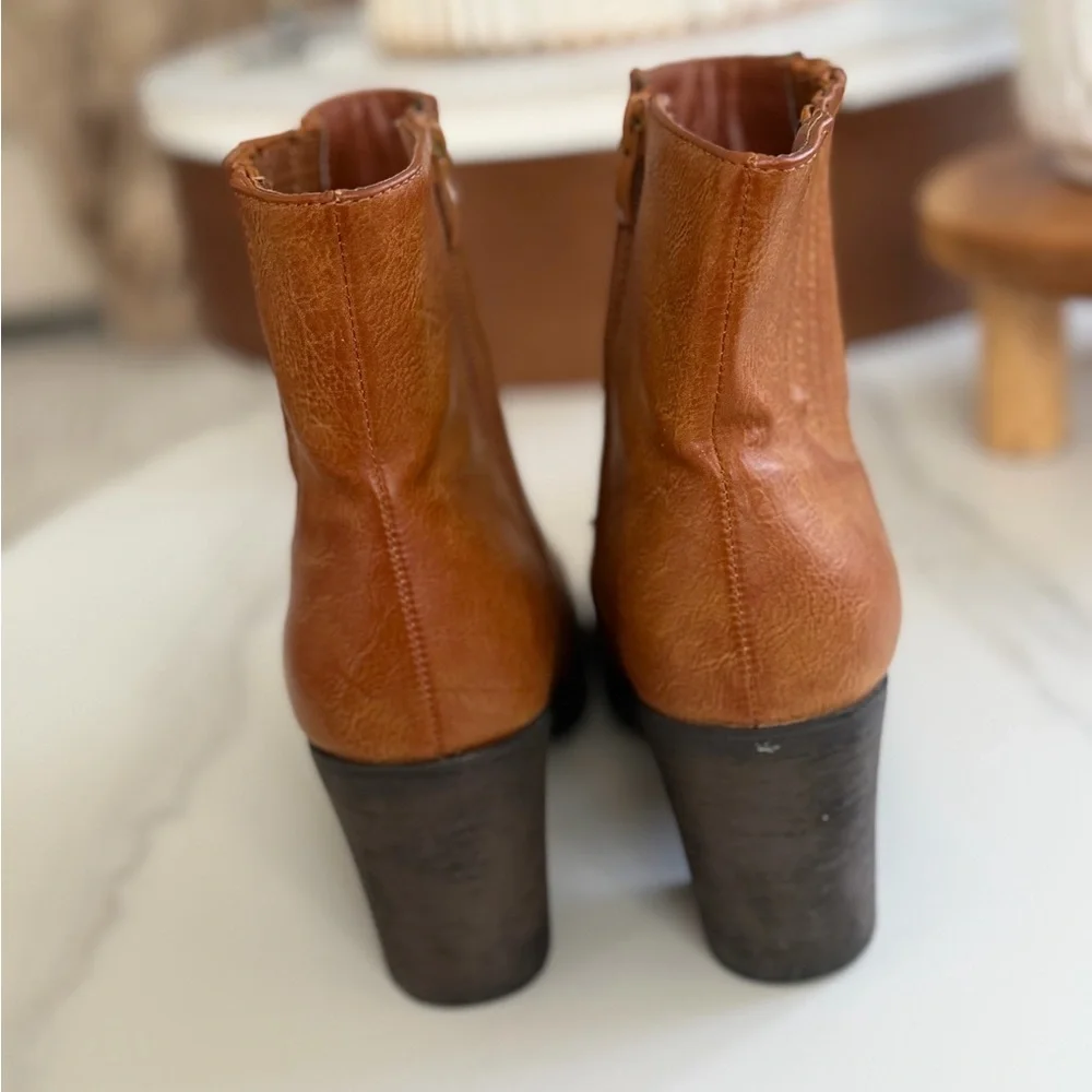 Elegant Tan Ankle Boots